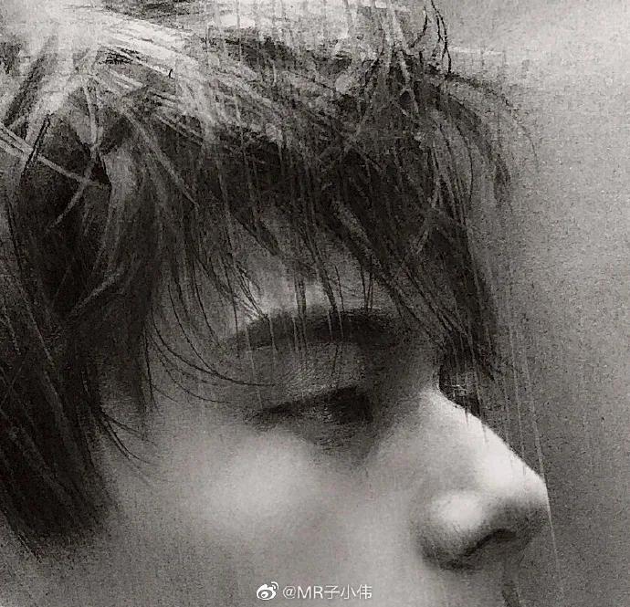 画一幅素描100万笔,胡歌、李现、迪丽热巴在他笔下全都画活了