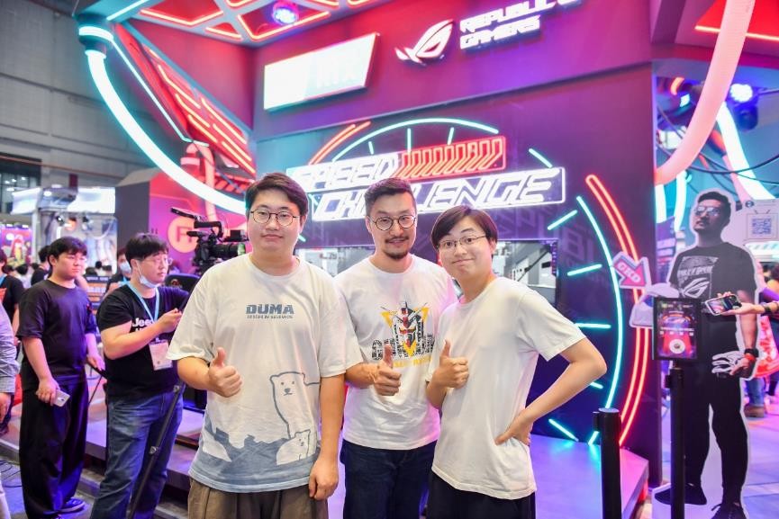 梦幻联动二次元狂欢ROG信仰星球空降BW2021