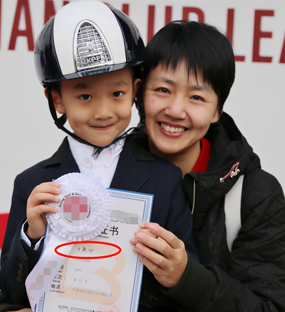 于谦小儿子照片大全,于谦二个儿子照片