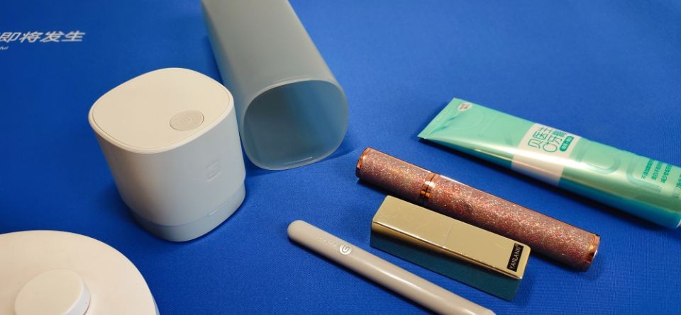 便携随行洗漱收纳二合一,紫外线洗漱