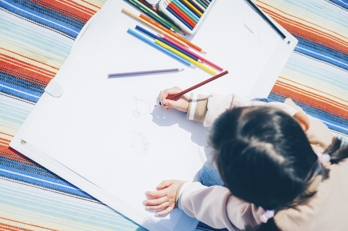 素描适合报线上还是线下,素描报班学还是网上学好点