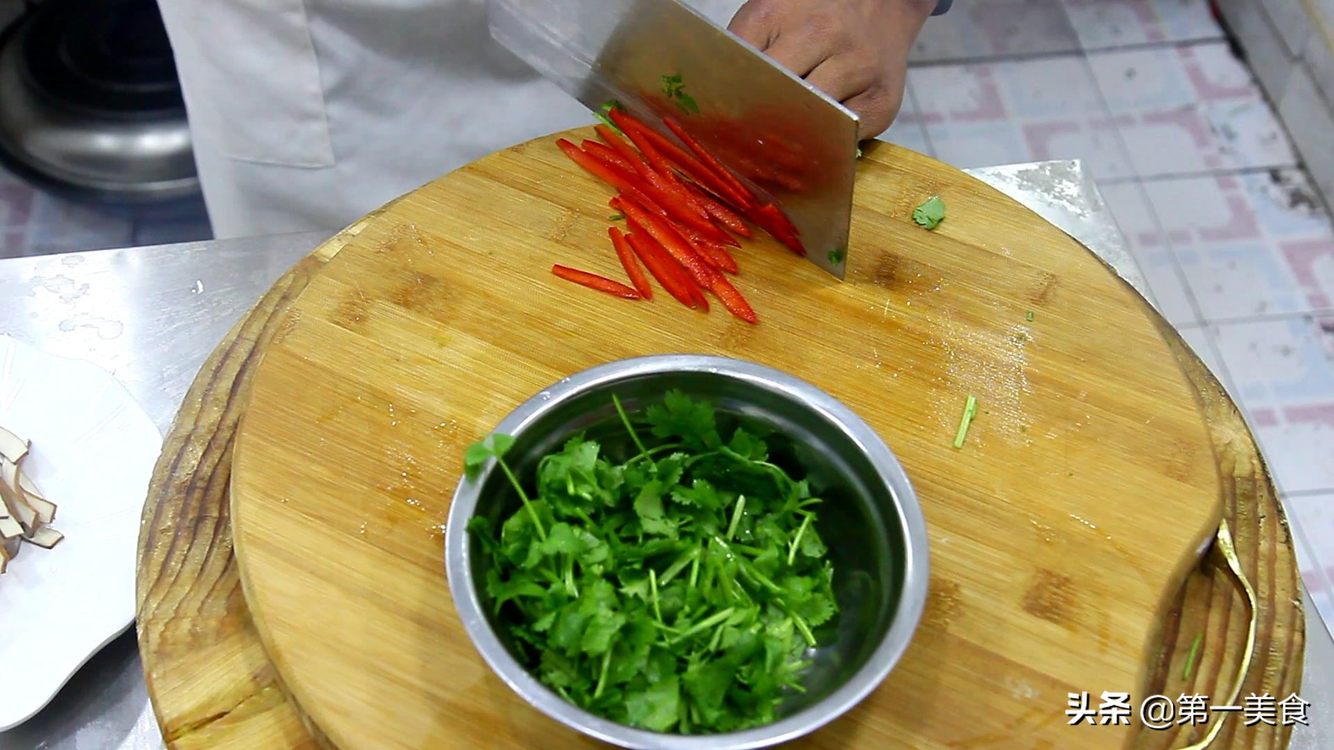 凉拌菜好吃的秘诀是芥末吗,大厨教你凉拌菜技巧