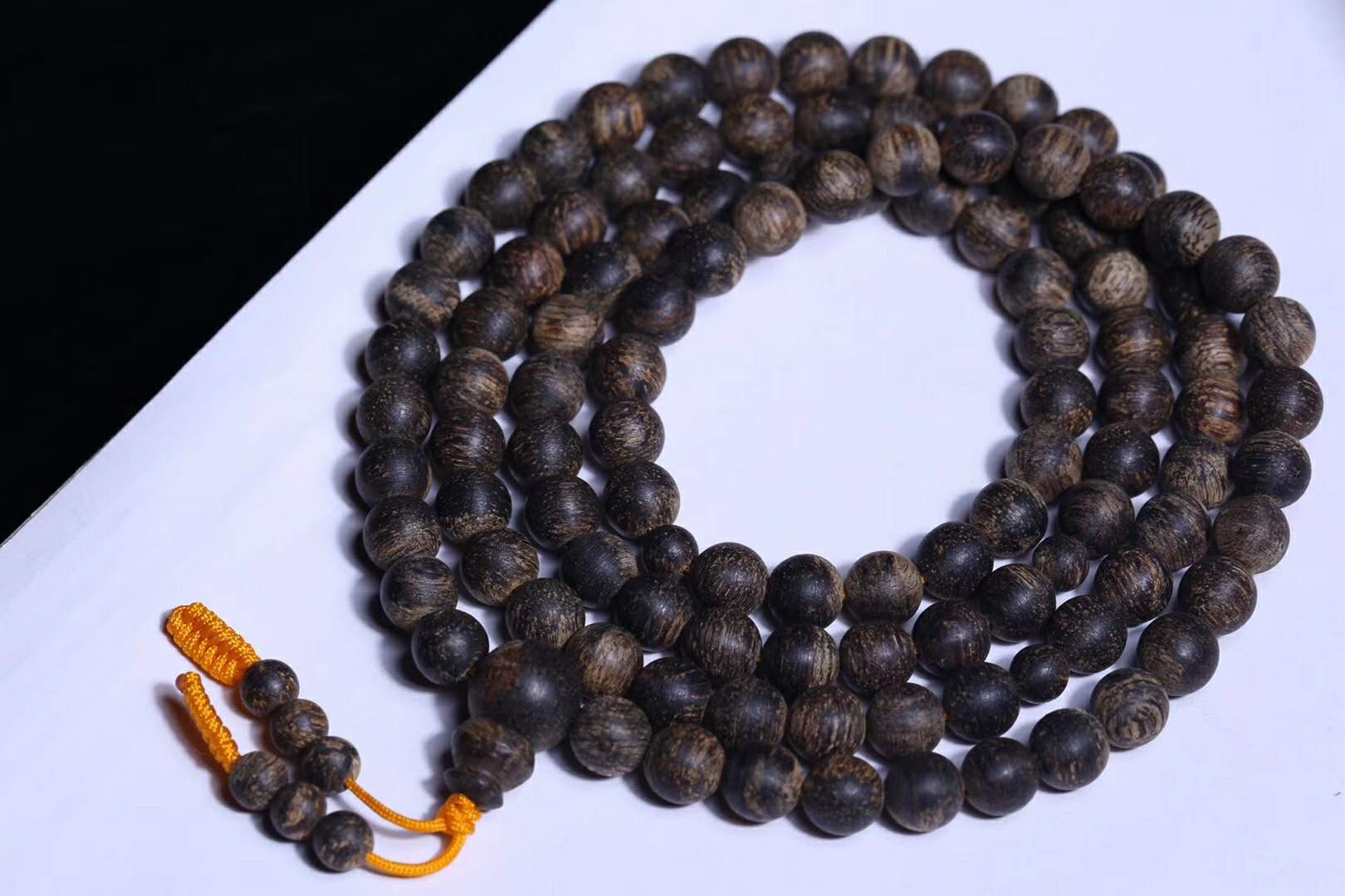 沉香手串哪种最好怎样选,沉香手串选购有什么技巧