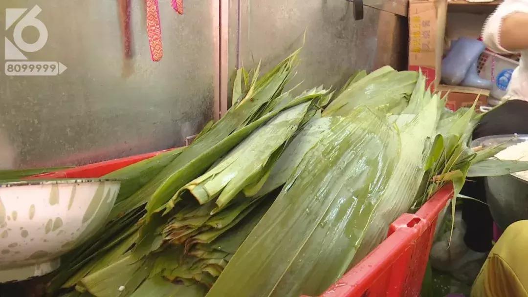 网传干粽叶“回春”*法大**绿绿毒粽叶如何鉴别篆新买菜大妈亲自教你