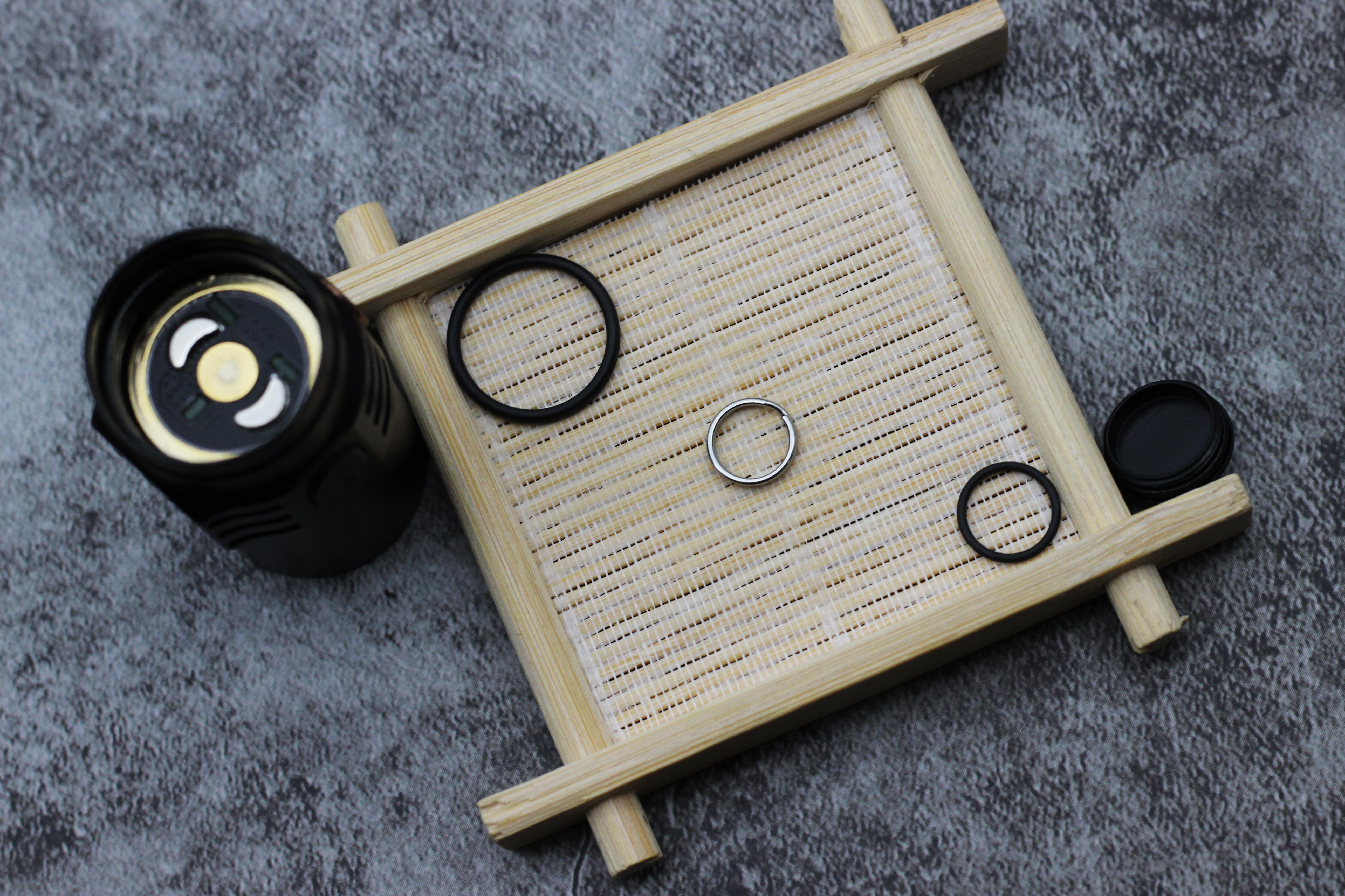 户外手电也能杀菌？FenixLD32手电化身成为抗疫EDC