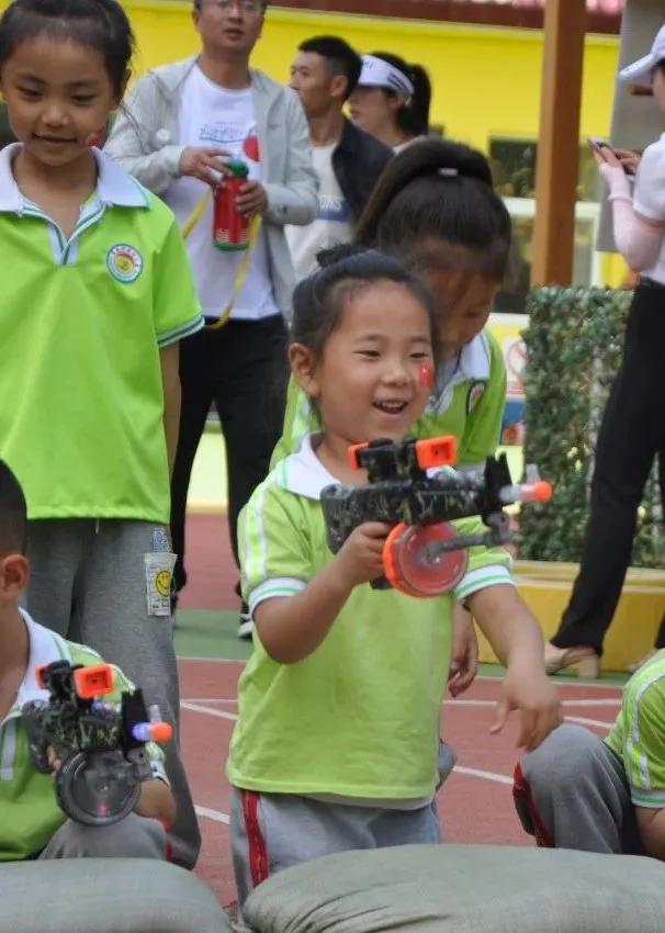 幼儿园我是小红军重走长征路游戏,小班重走长征路闯关游戏