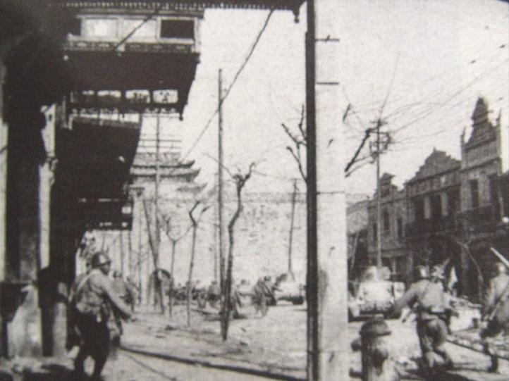 他组建南京国际安全区,救助救济中国难民,曾被两次授勋