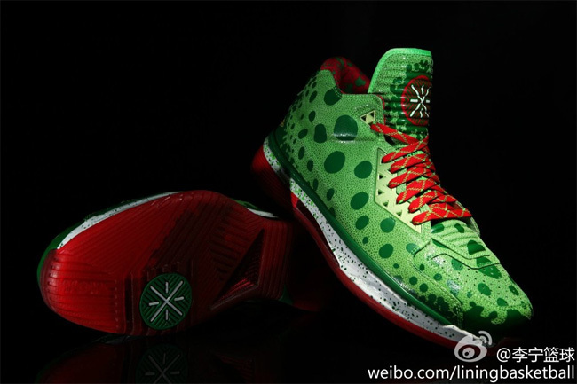 nba球员圣诞节穿什么鞋,nba球星平时穿什么鞋