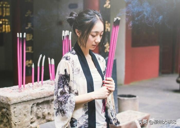 属鸡的几月有横财,属鸡的人哪些年有横财