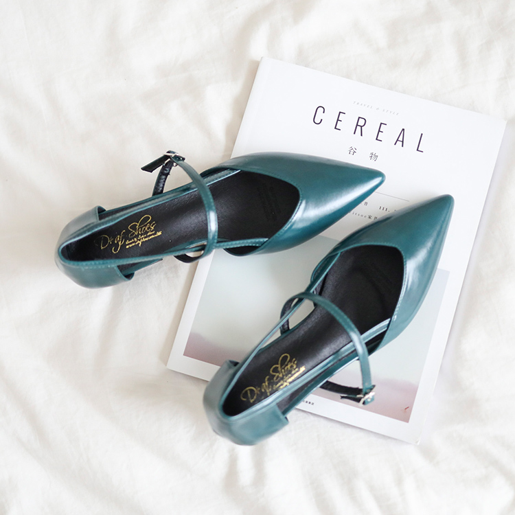 女生高跟鞋长袜穿搭技巧,高跟鞋怎么穿搭更好看