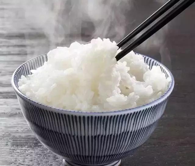 学生党没钱吃饭了怎么办,学生没钱了吃速食省钱