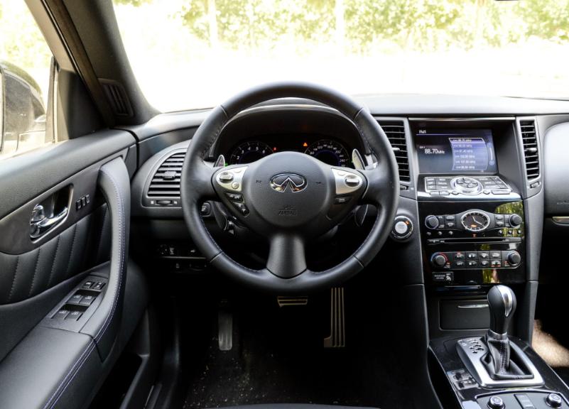 英菲尼迪qx70s绝影版排气管声音,日产英菲尼迪qx70