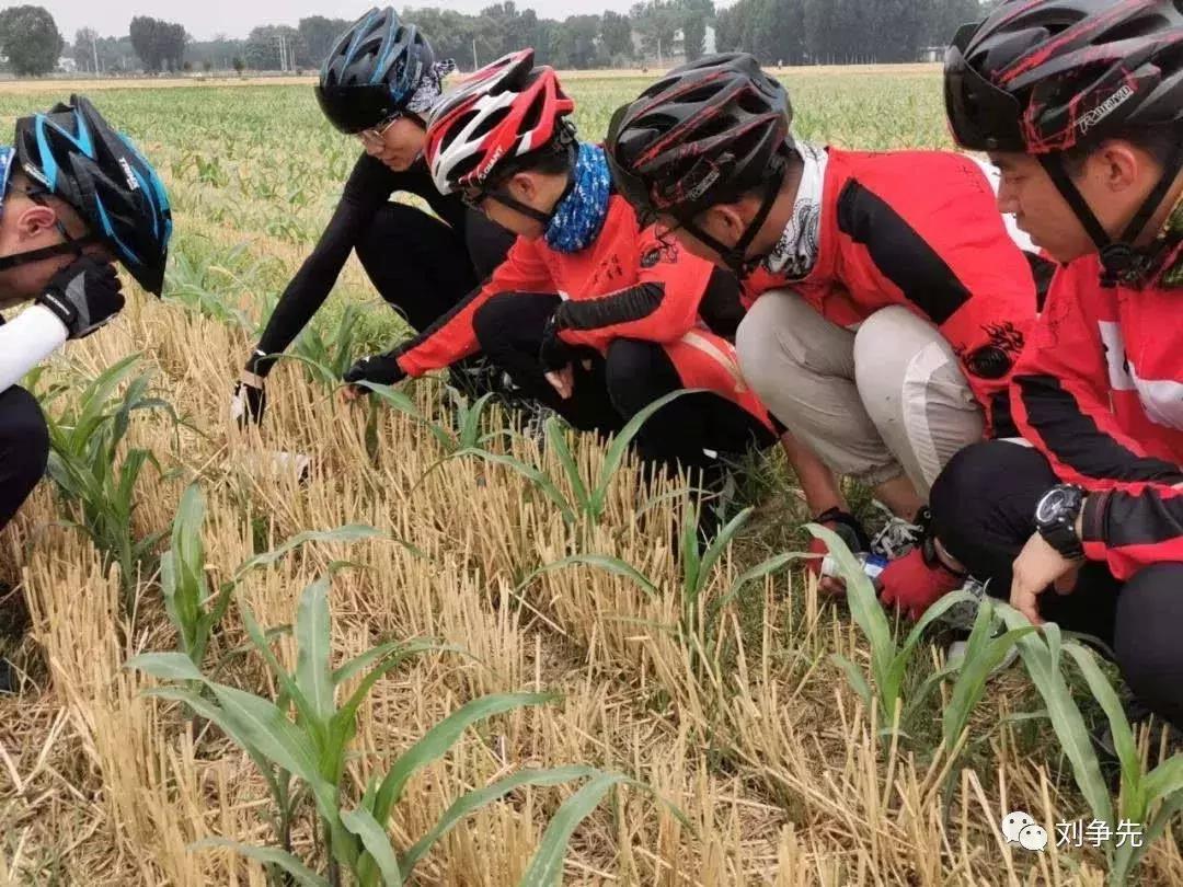 80后老师带11名毕业生骑行1800公里。校领导紧张,家长被气住院