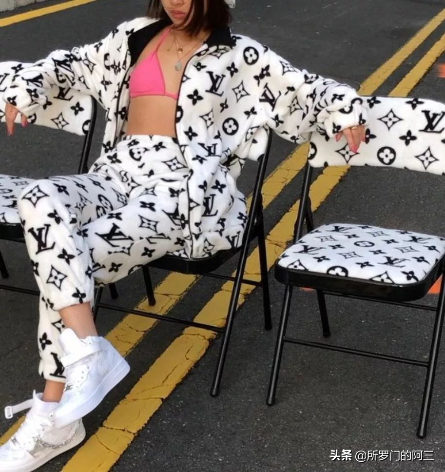 还在小心呵护奢侈品吗人家已经开始拆奢侈品了