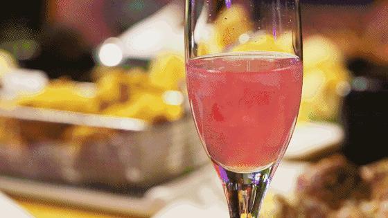 听说你快烦死了,喝杯起泡酒快乐一下?