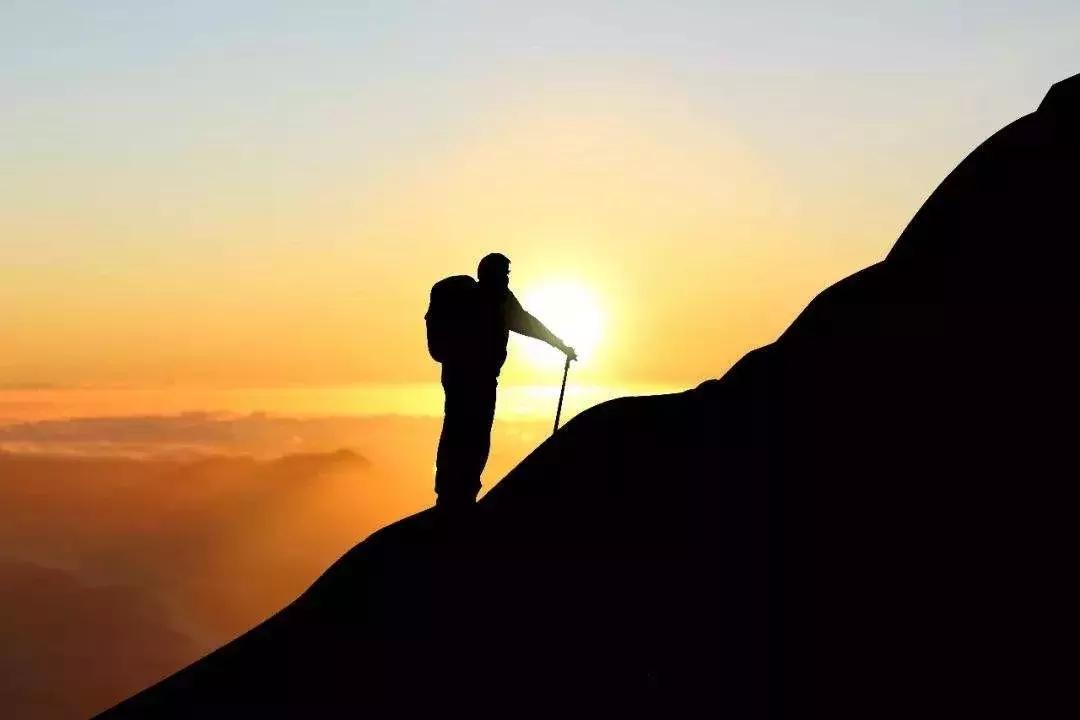 走路经常腿打软是怎么回事,走路经常腿打软当心膝盖出了问题