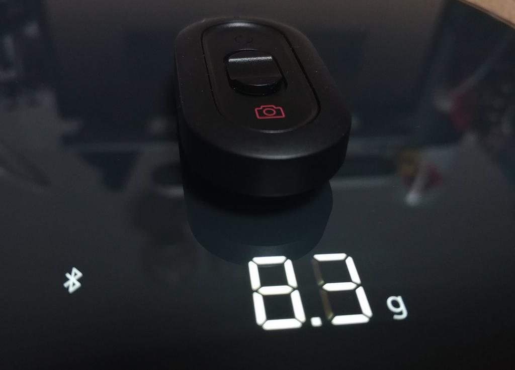 带遥控自拍支架最新款拍摄神器,便携自拍杆神器