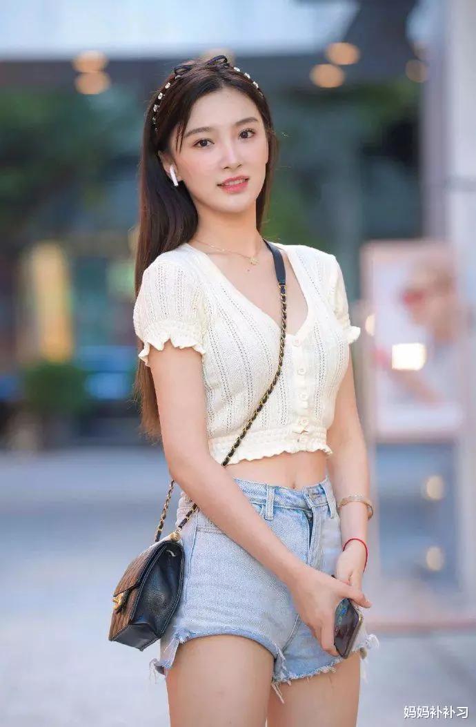 穿上了这件“荷叶边”上衣，你就是小仙女