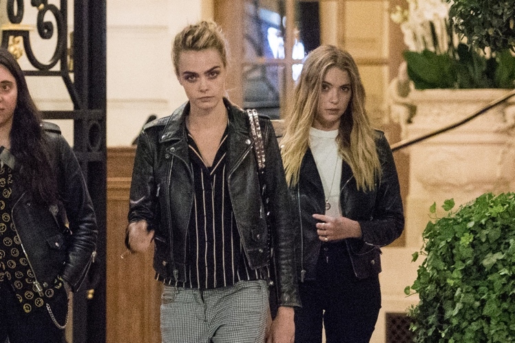 甜!英国贵族超模爱上美国女演员,机场热吻,狂撒狗粮