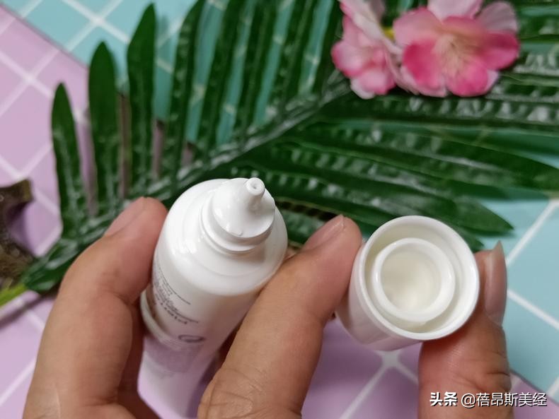 雅漾祛油清痘乳怎么样,雅漾舒缓专研温和洁面乳测评