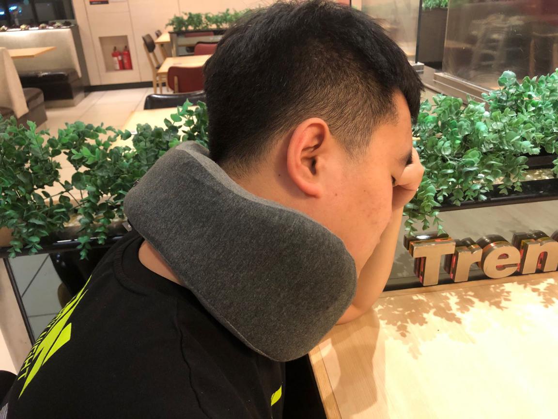 乐范智能睡眠牵引枕护颈按摩枕,乐范记忆棉u型枕怎么样