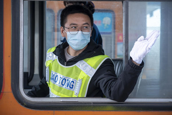 安徽高速收费员全程微笑服务,高速收费员微笑服务集合