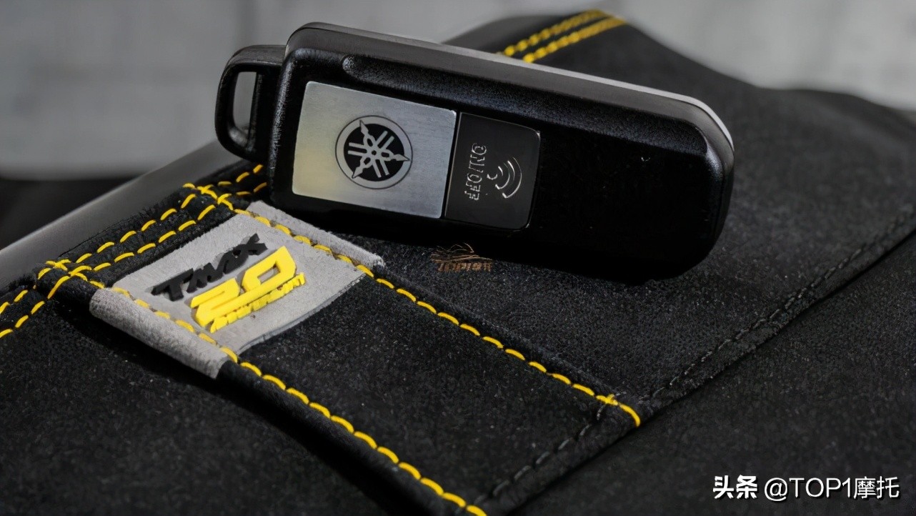 雅马哈tmax560二十周年限量版,2024款雅马哈tmax560摩旅