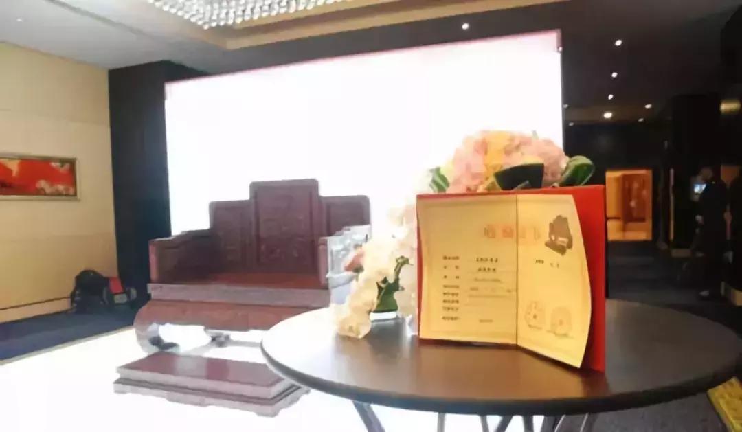 成龙收藏的紫檀,成龙的小叶紫檀值多少钱