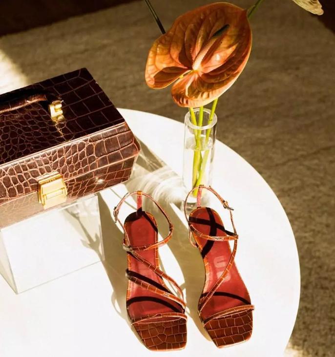 该换包包了这款平价包包真时髦,包包推荐平价学生双肩包可爱ins