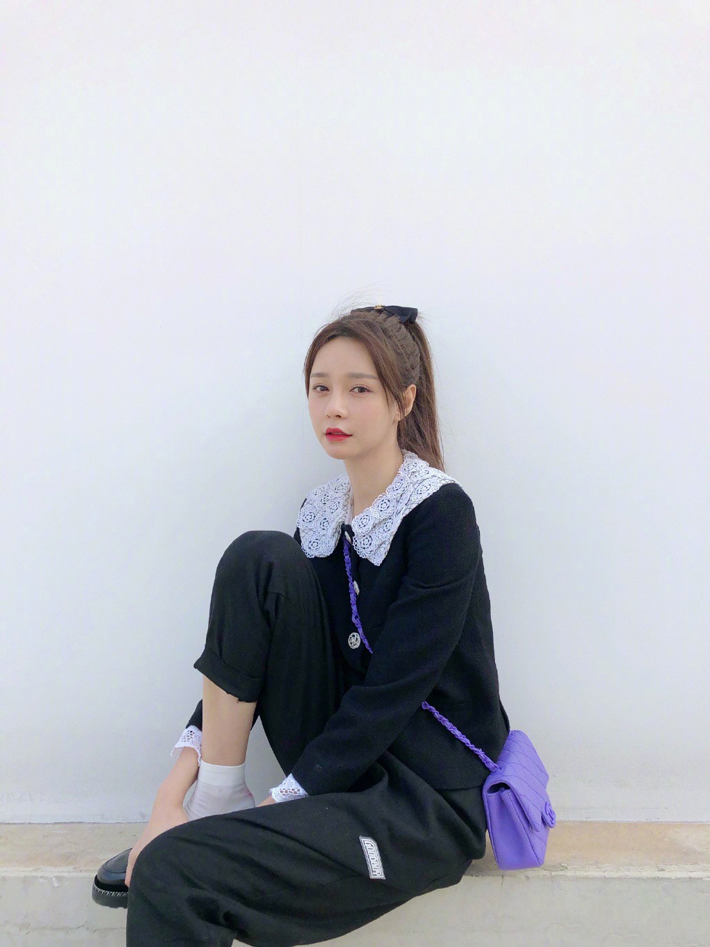 沈梦辰穿西装内搭露脐装秀蛮腰,沈梦辰穿蓬蓬裙俏皮又吸睛