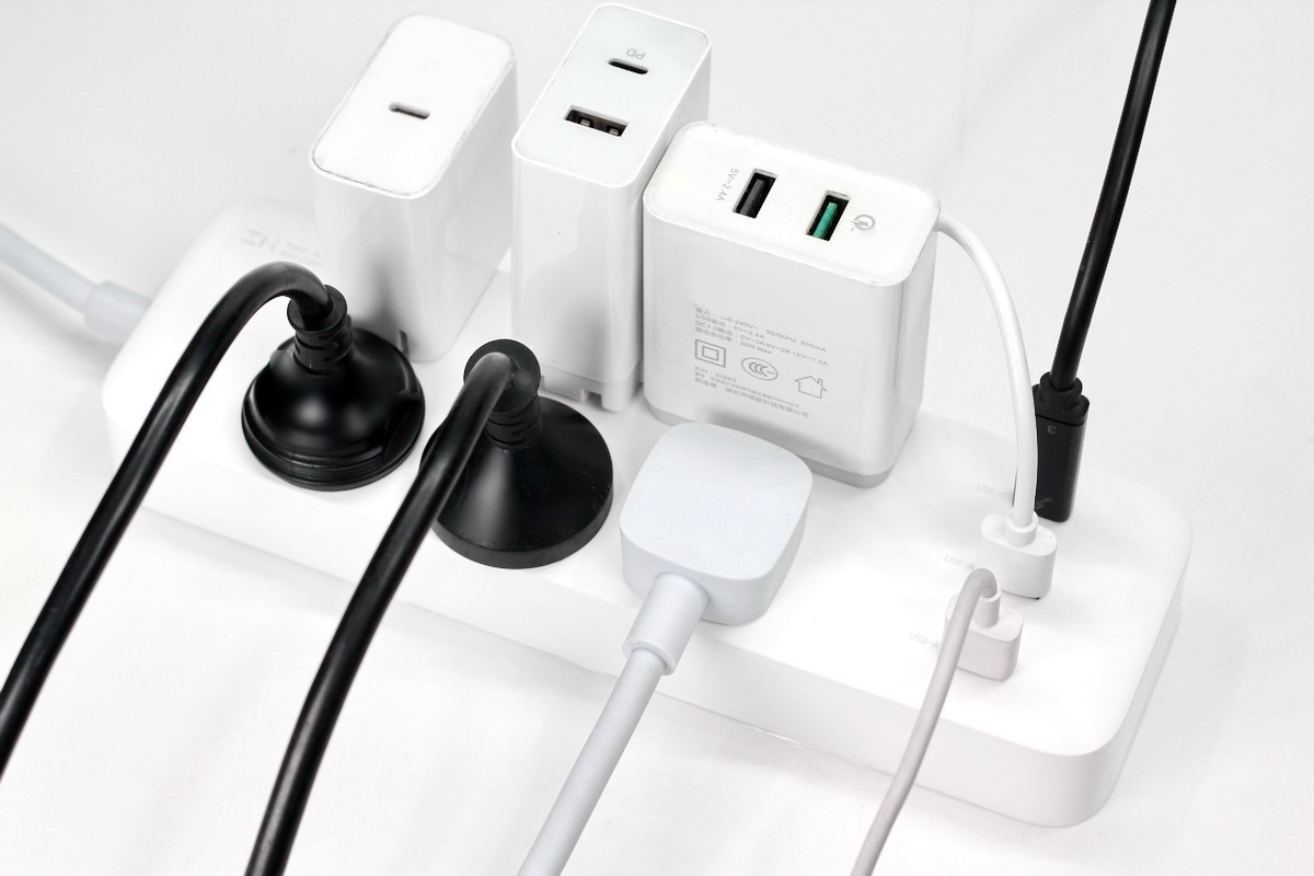 zmi紫米65w多口充电器,zmi充电器65w拆解