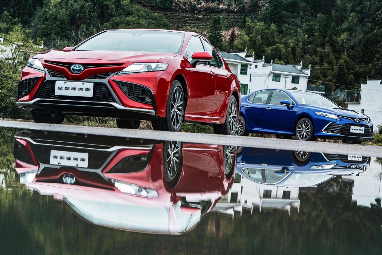 最新凯美瑞双擎混动版,凯美瑞混动领先版配置详解