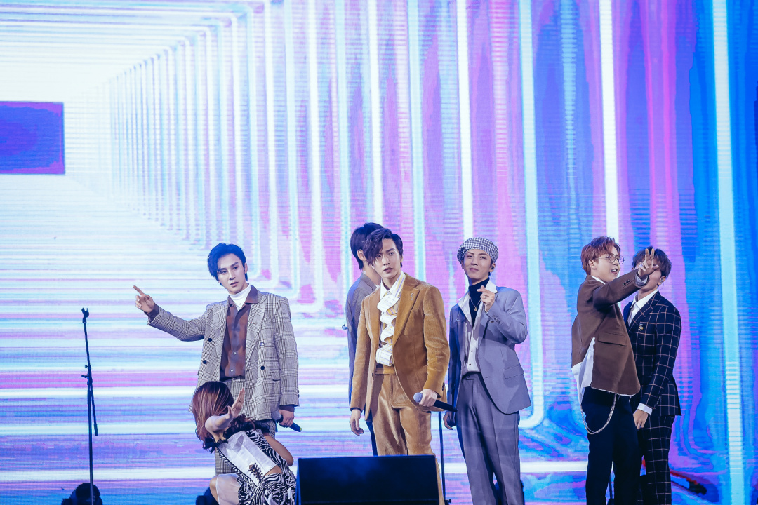 青春永远,金曲永恒:LoveRadio上海农商银行《最爱金曲榜》爱在东方美谷音乐盛典唱响经典,向爱致敬