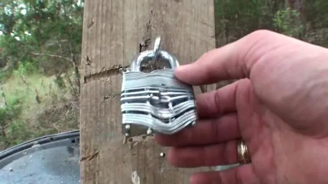 用枪开锁真的好吗,现实中能用手枪开锁吗