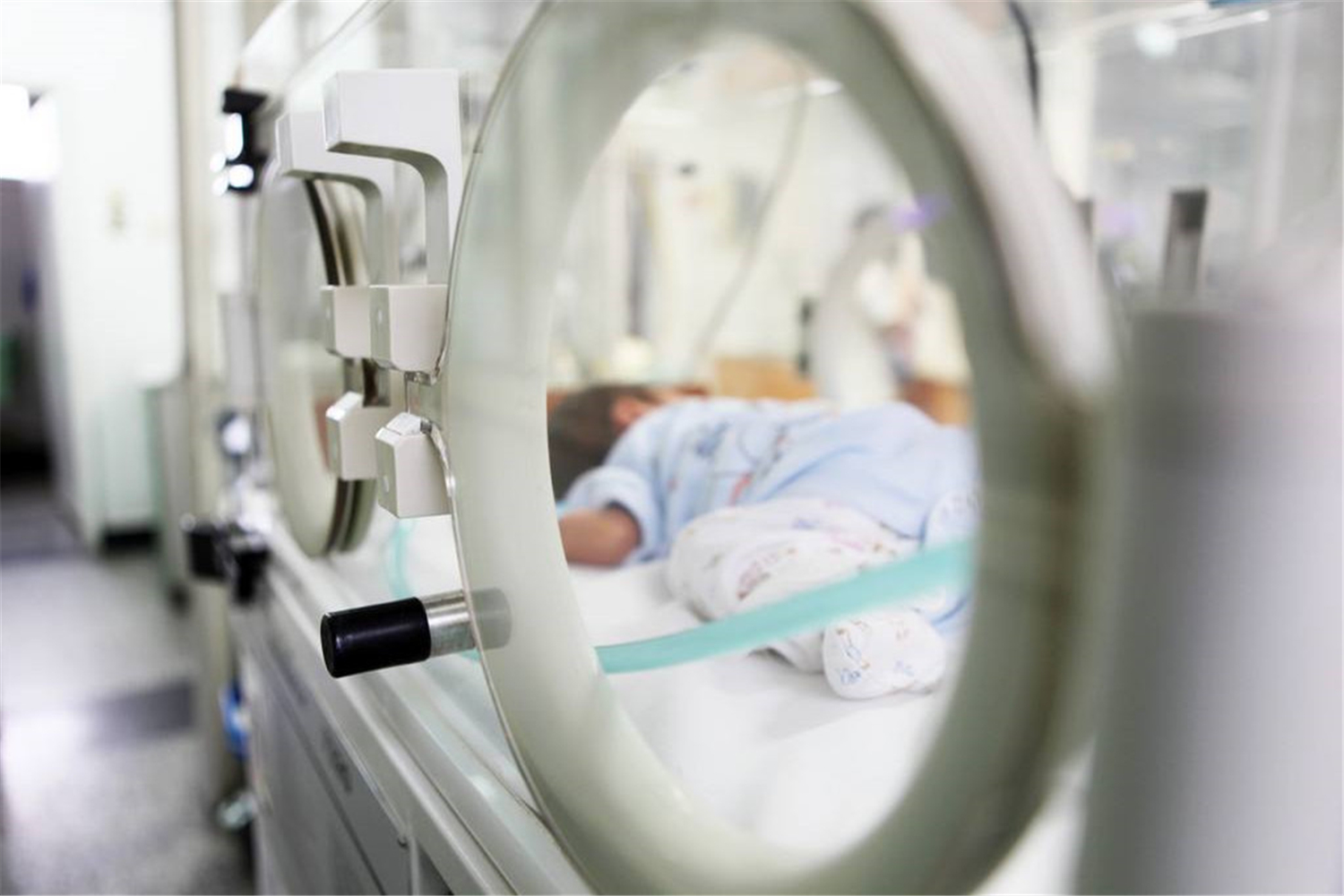 出现六大征兆，小心宝宝早产，若想避免准妈妈要注意些什么