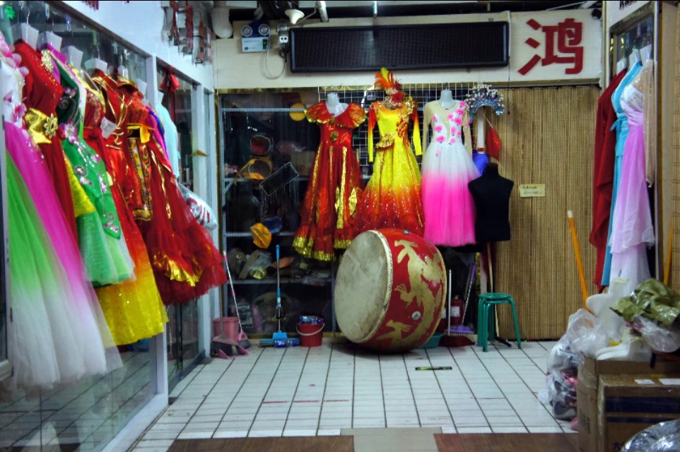 演出服装批发市场大全,疫情下的杭州服装批发市场