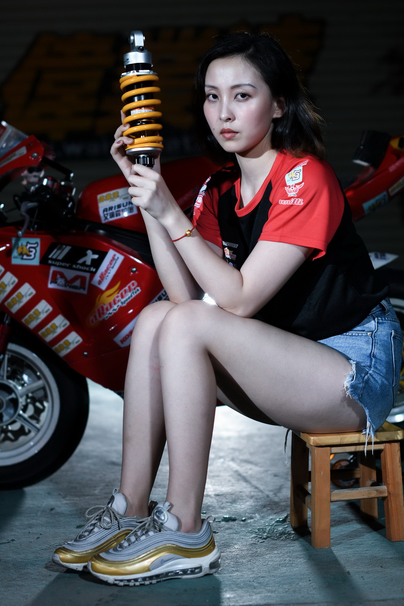 提高了稳定性与舒适度!野蛮公牛HPS前叉、XPS后减震