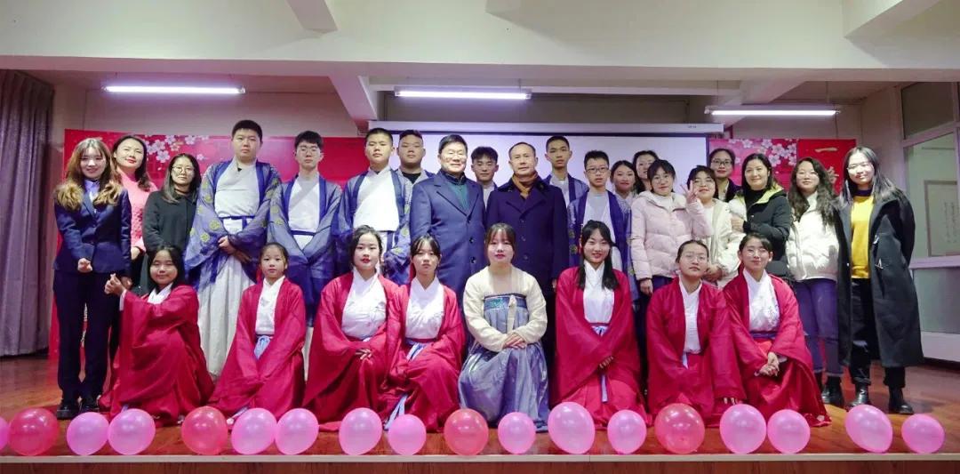 三中诗词大会,昆明市第三中学空港实验学校校歌