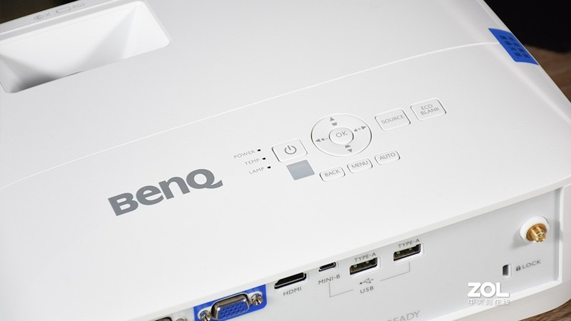 数字化办公场景体验,明基e580智能投影机