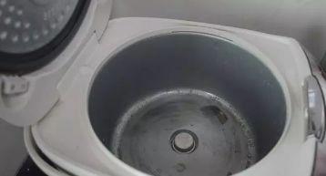 电饭锅里面有个地方需要清洗吗,电饭锅怎么擦最省钱