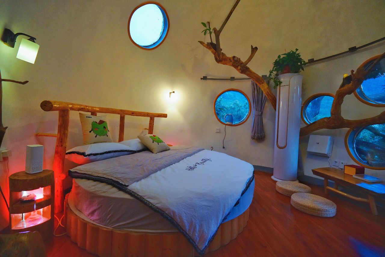 京东90分抵达田园度假区，住树屋，泡半山温泉，还有房车营地