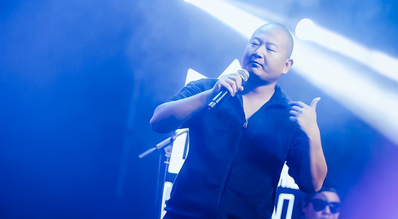 网红阿giao真实收入,阿giao直播被怼崩溃