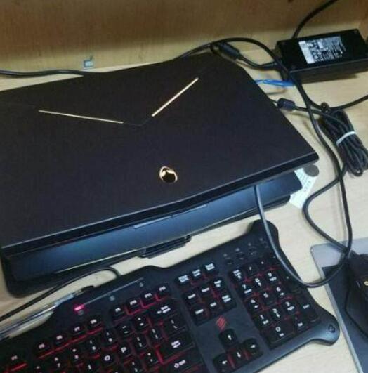 外星人台式电脑r12和r13区别,苹果电脑跟外星人电脑哪个保值