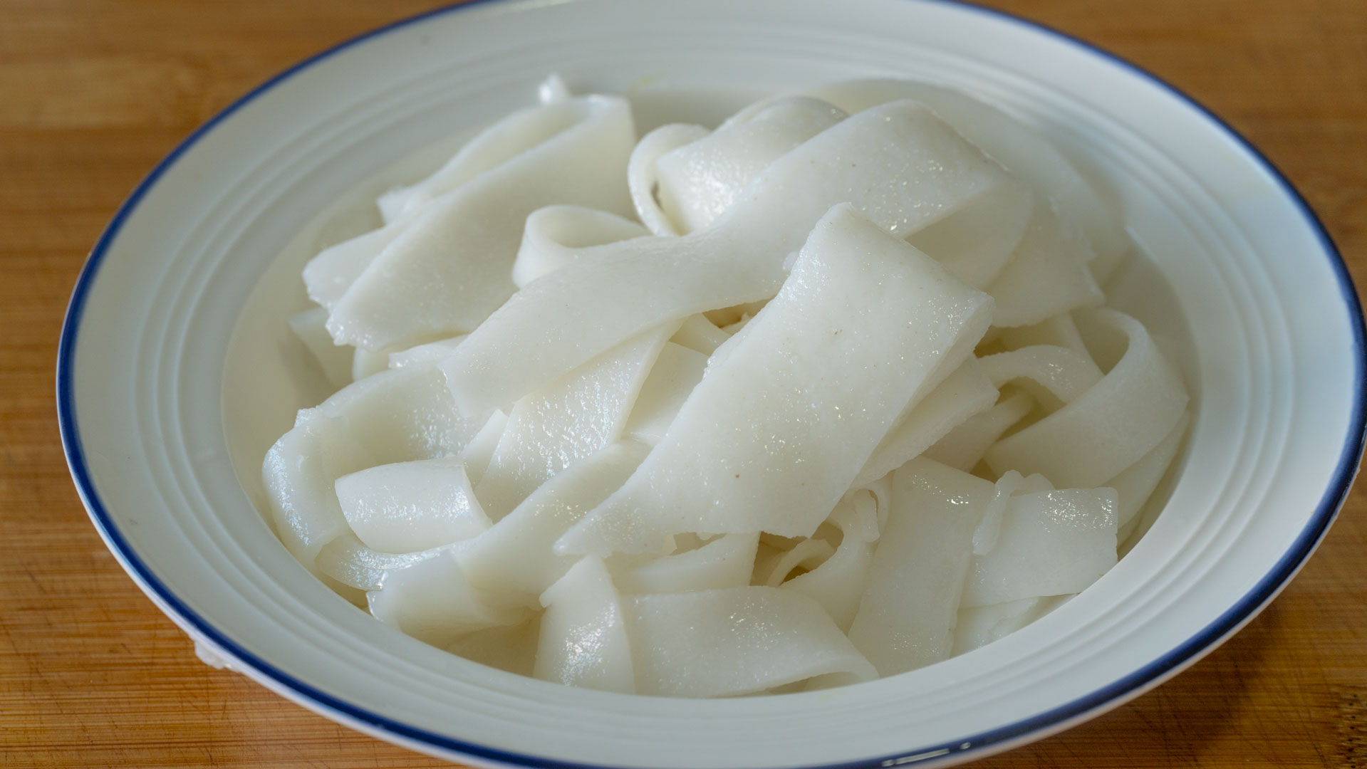 米皮最简单做法,米皮怎么做又烂又好吃窍门