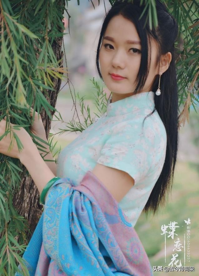 写美女最经典的古诗词名句,二十首古诗词描写的美女有多美