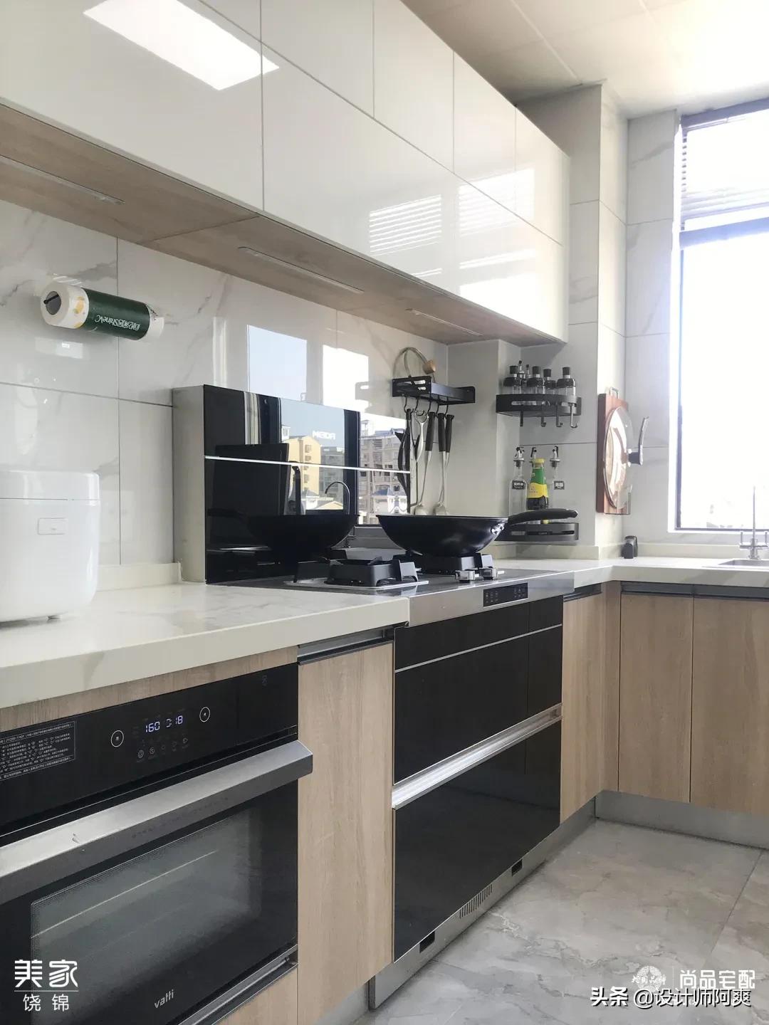 大门正对客厅一体隔断,入户正对客厅餐厅玄关隔断效果图