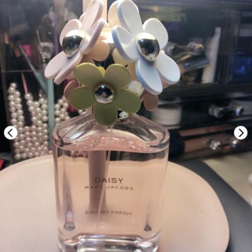 年轻的女孩子适合喷什么香水,20岁小女生香水推荐