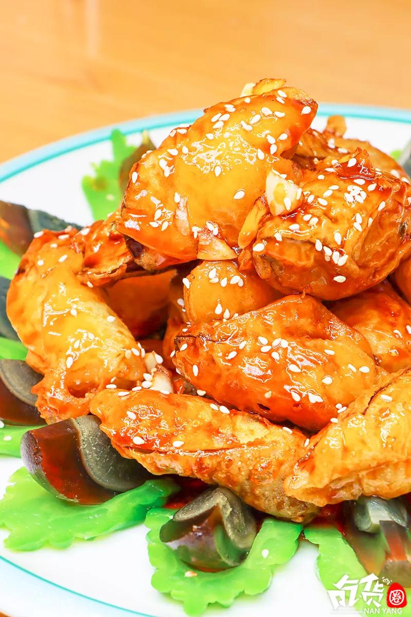 南阳这家羊肉汤，每天卖出200碗！进门先排队，羊肉包子抢着吃