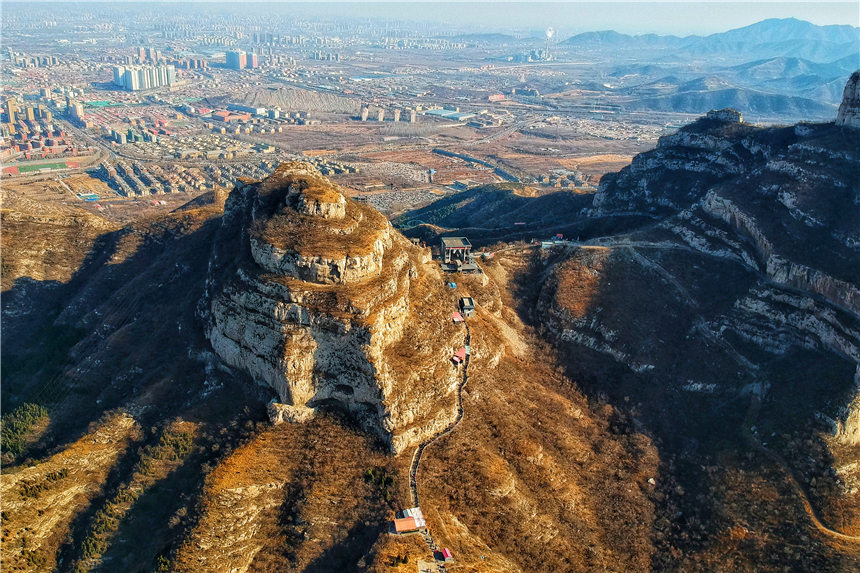 石家庄是一个神奇的地方,河北的神奇山峰