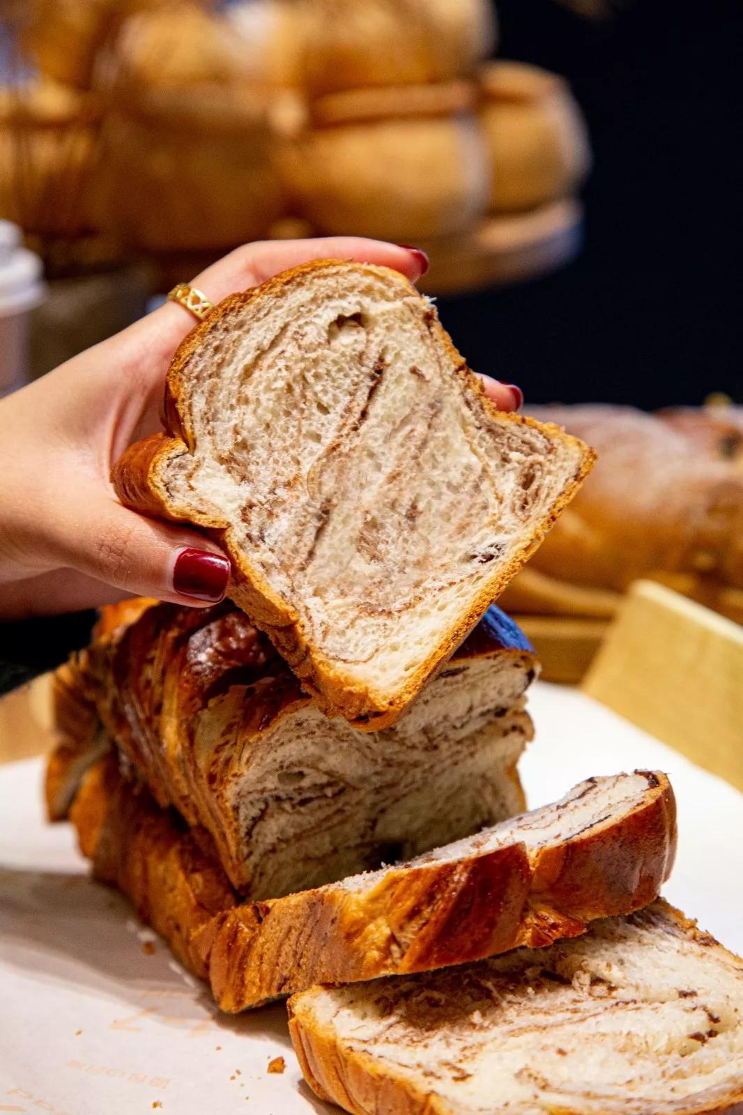 日本来的面包，“落户”深圳，里面竟然还“藏钱”